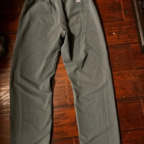 Figs Charcoal Sage technical Scrubs Top and Pant Woman’s Large - Picture 3 of 12